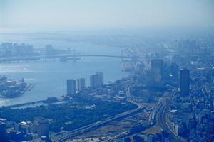 窓の位置がかぶらないようにするのがお互いの為