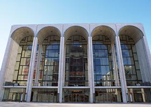 こちらの会社では緊急の雨漏り修理も可能